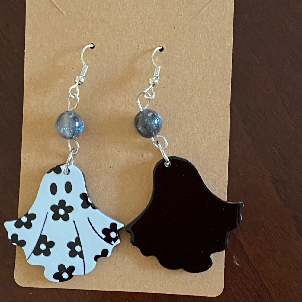 Hand Crafted Floral Ghost Beaded Dangle Earrings - Picture 3 of 4